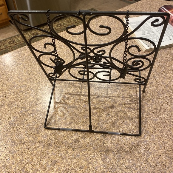 Longaberger Wrought Iron Cookbook Stand Maple Leaf (Stand Only-No Cookbook) - Picture 10 of 16